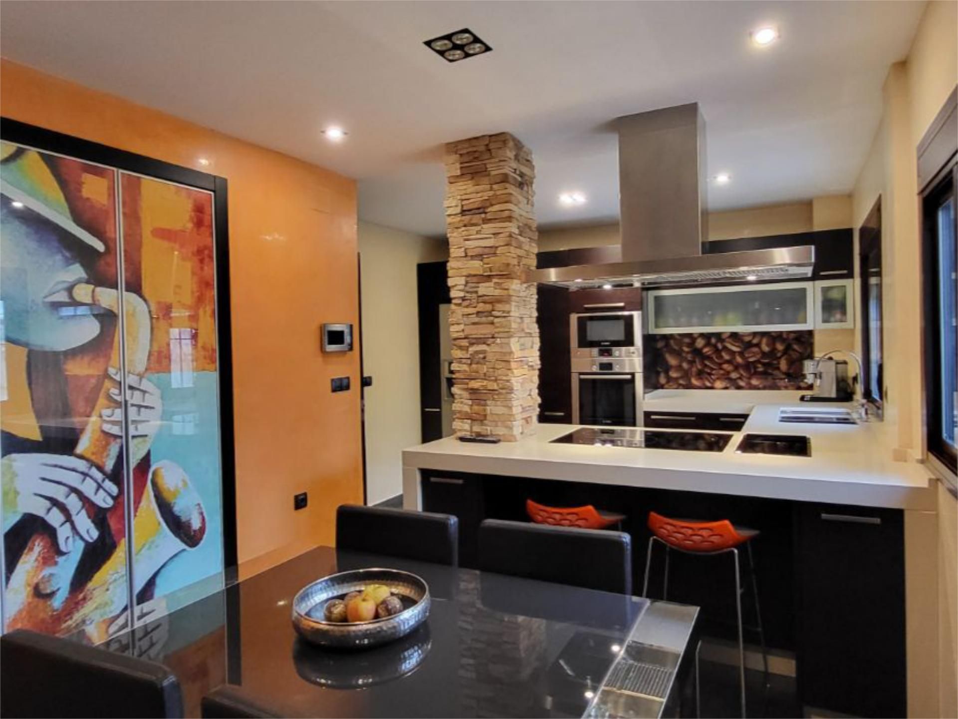 Kitchen of Duplex for sale in Sanlúcar de Barrameda  with Parquet flooring, Terrace and Balcony