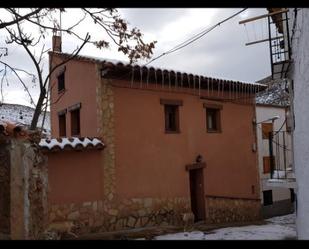 Vista exterior de Casa adosada de lloguer en  Teruel Capital amb Calefacció, Jardí privat i Terrassa