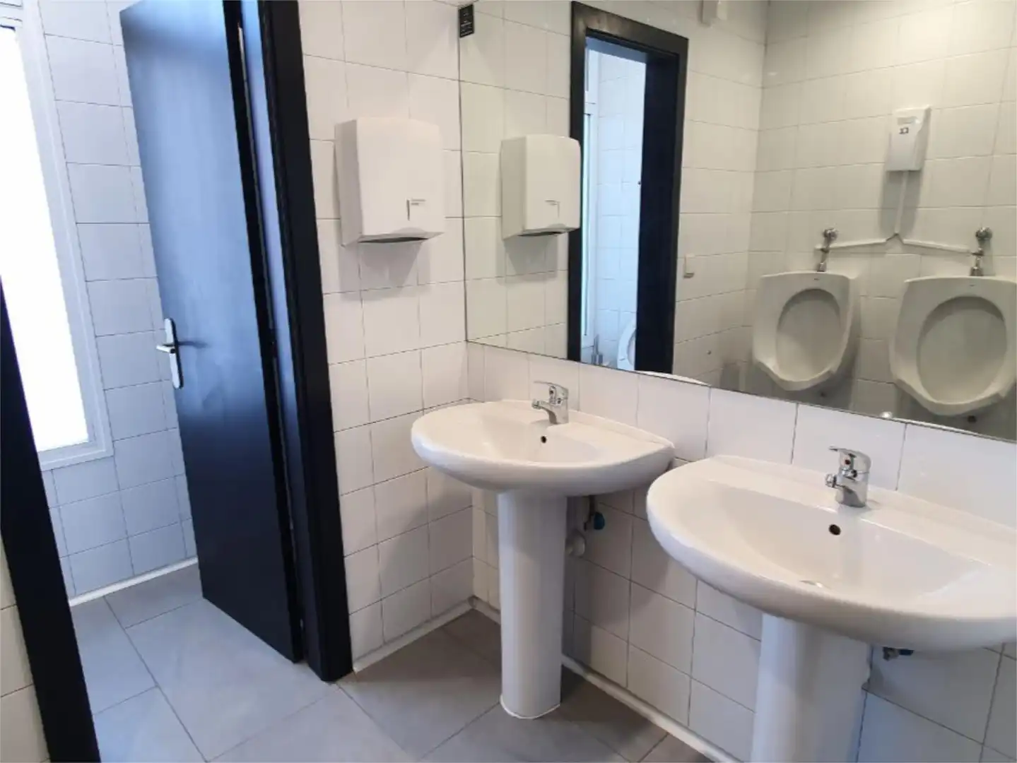 Commercial properties for rent in Calle Cañada Real, 2, Aizoáin Bathroom of Commercial properties for rent in Berrioplano / Berriobeiti with Furnished
