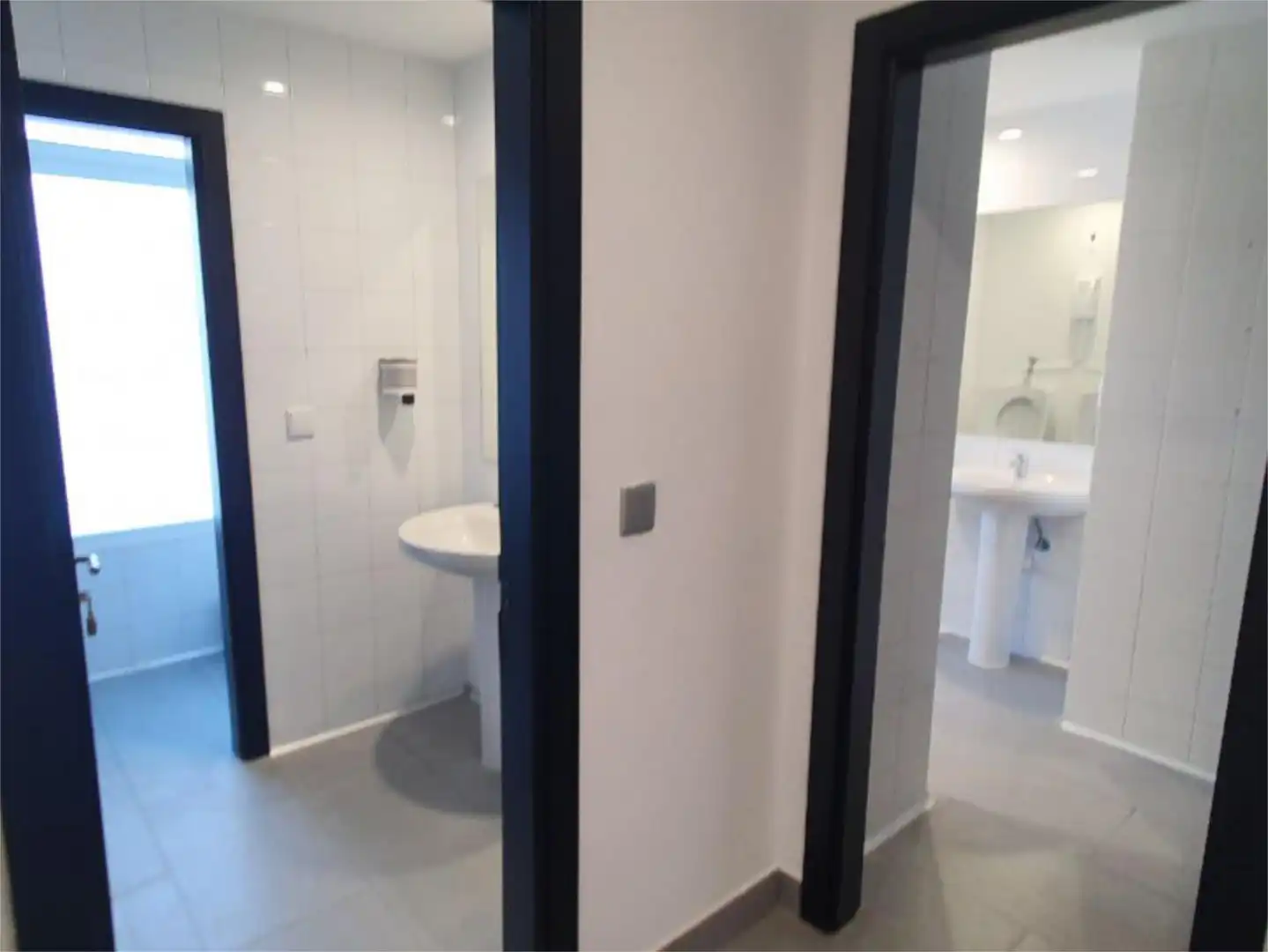 Commercial properties for rent in Calle Cañada Real, 2, Aizoáin Bathroom of Commercial properties for rent in Berrioplano / Berriobeiti with Furnished
