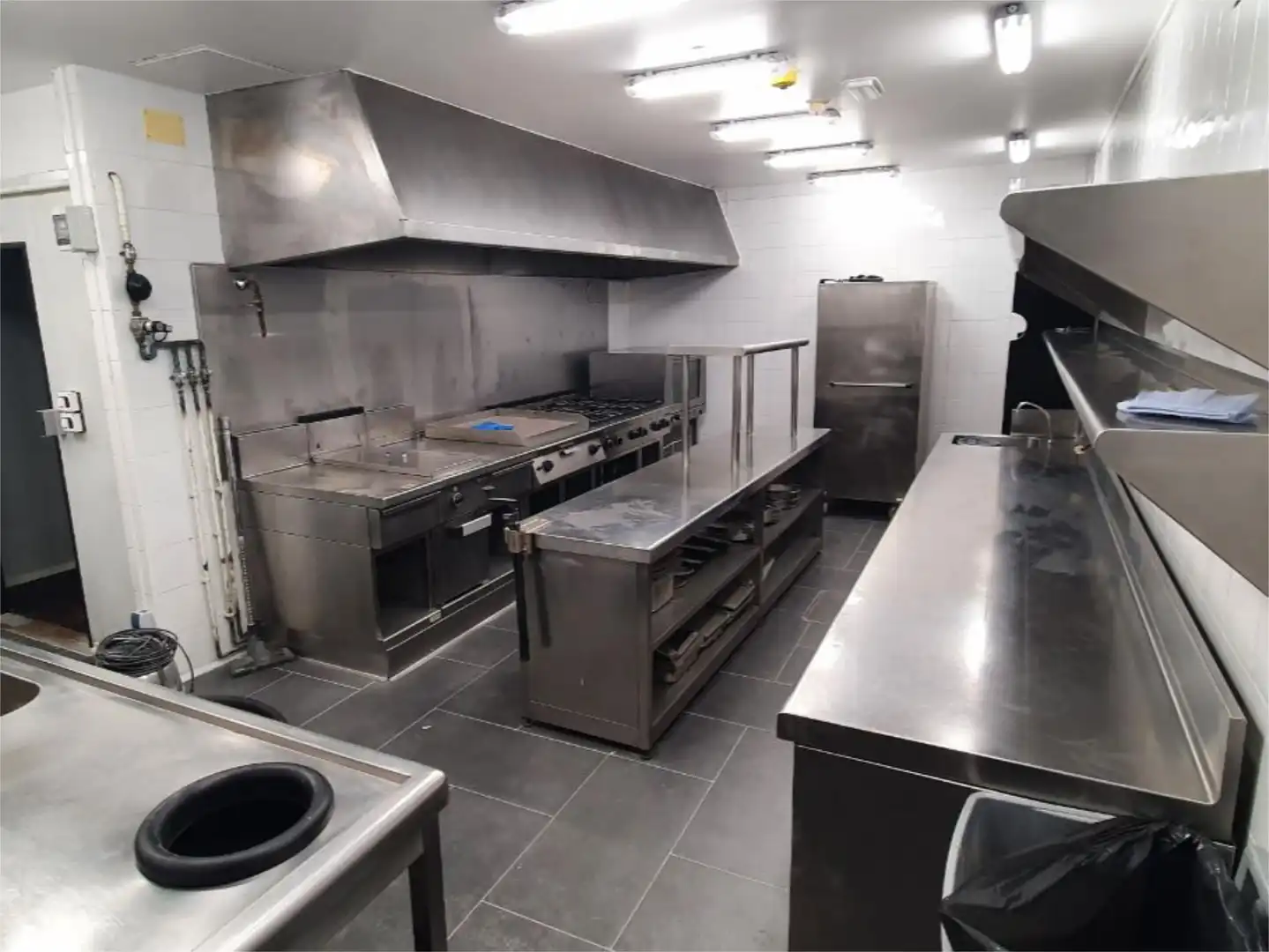 Commercial properties for rent in Calle Cañada Real, 2, Aizoáin Kitchen of Commercial properties for rent in Berrioplano / Berriobeiti with Furnished
