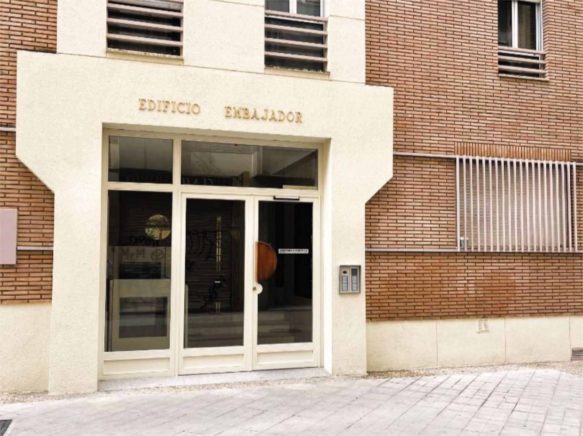 Vista exterior de Àtic en venda en  Granada Capital amb Aire condicionat, Calefacció i Terrassa