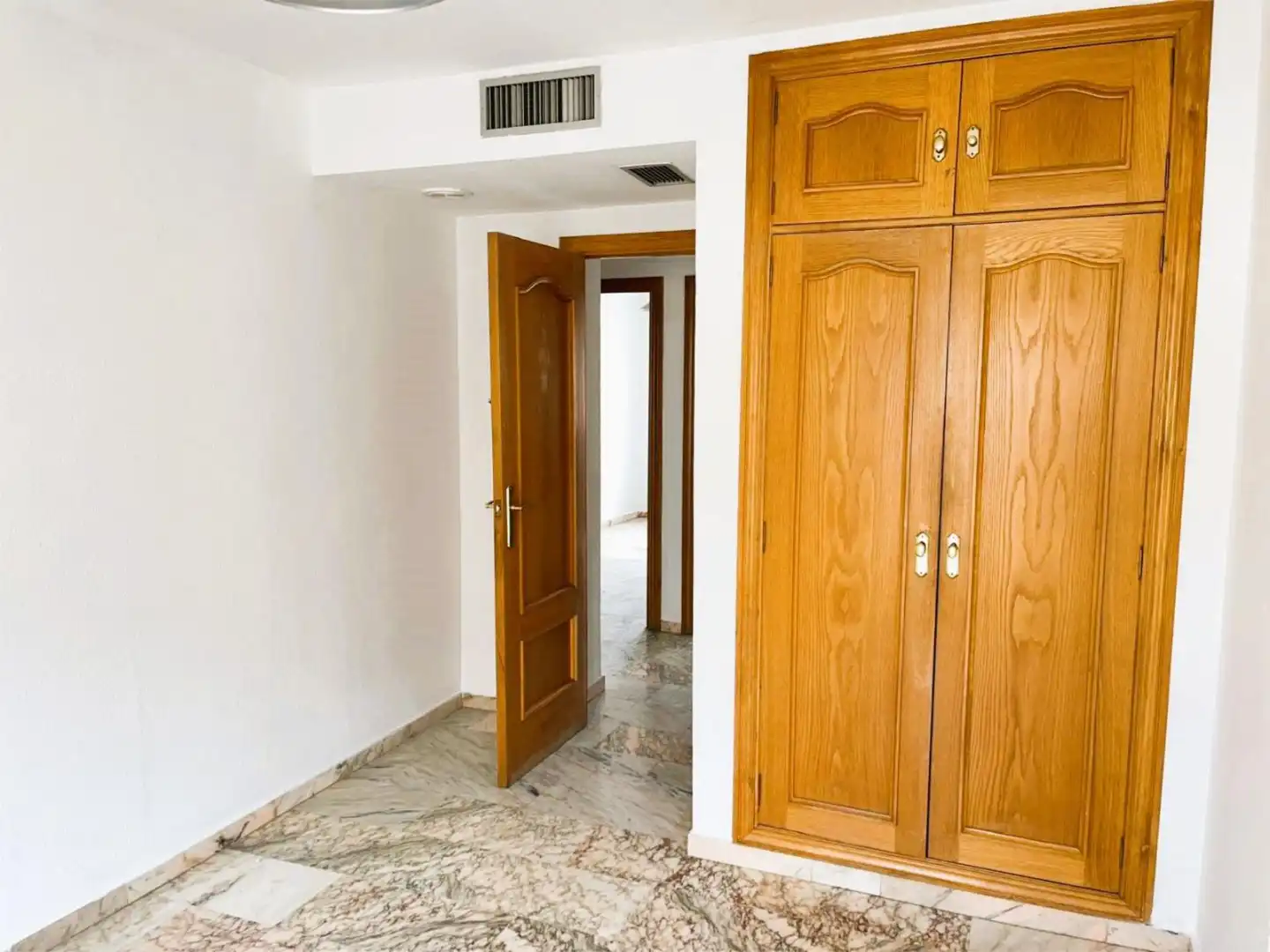 Attic for sale in Granada  with Air Conditioner, Heating and Terrace
