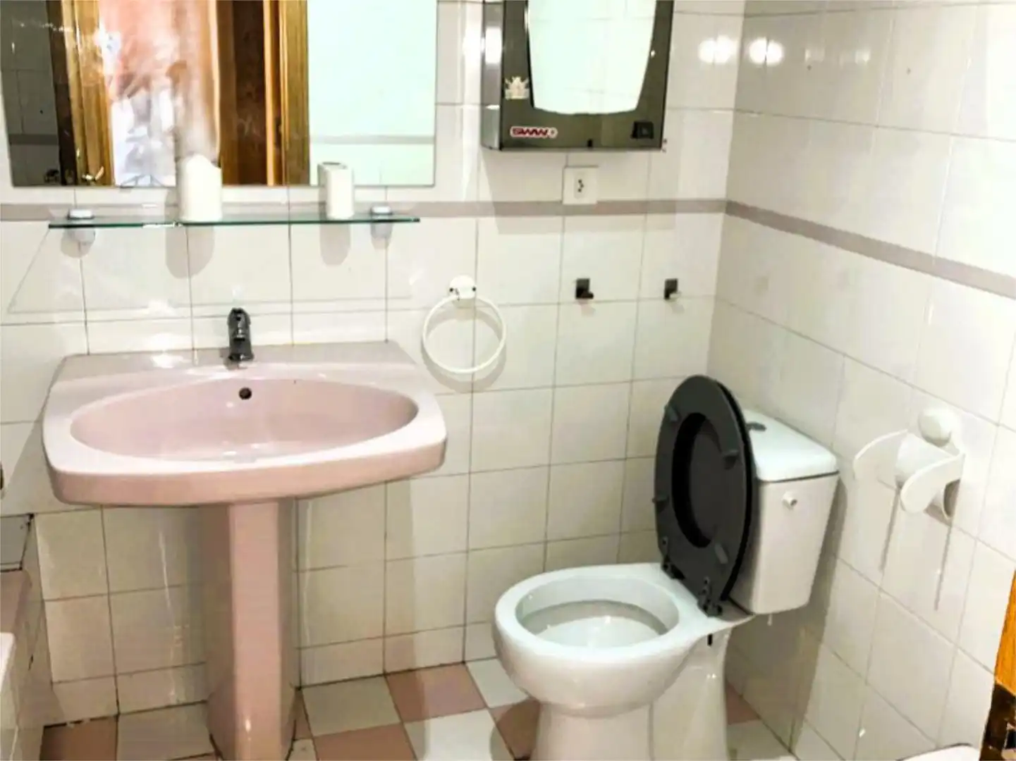 Bathroom of Attic for sale in Granada  with Air Conditioner, Heating and Terrace