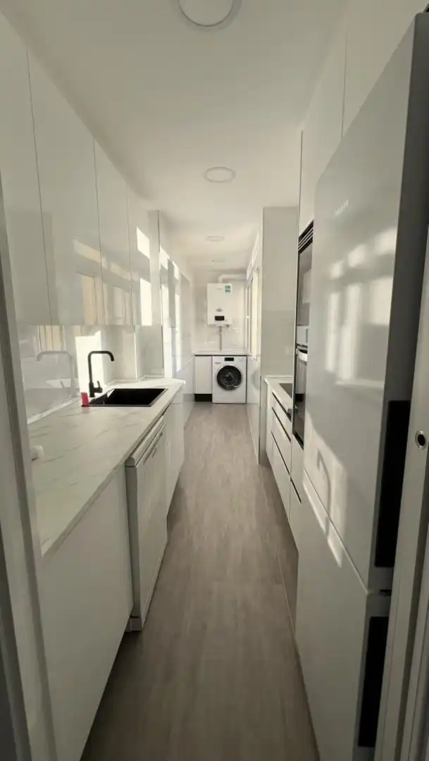 Cocina de Apartamento para compartir en  Madrid Capital con Aire acondicionado, Calefacción y Amueblado