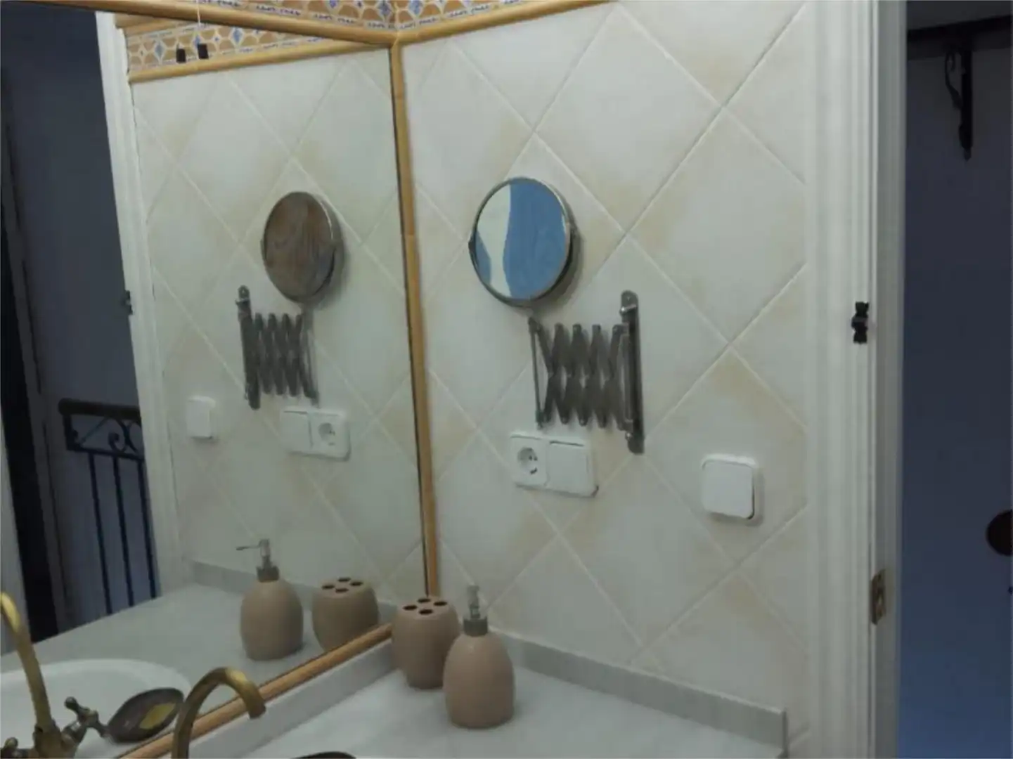 Casa adosada en venta en Guadalcanal Baño de Casa adosada en venta en Guadalcanal con Aire acondicionado, Amueblado y Balcón