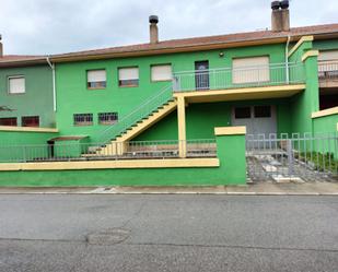 Vista exterior de Casa adosada en venda en Organyà amb Jardí privat i Terrassa