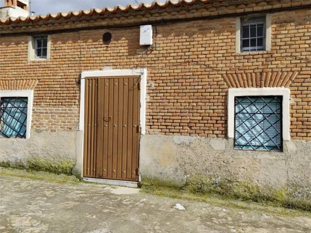 Piso en Venta en Calle Cardenal Cisneros, 16 en Madrigal de las Altas Torres