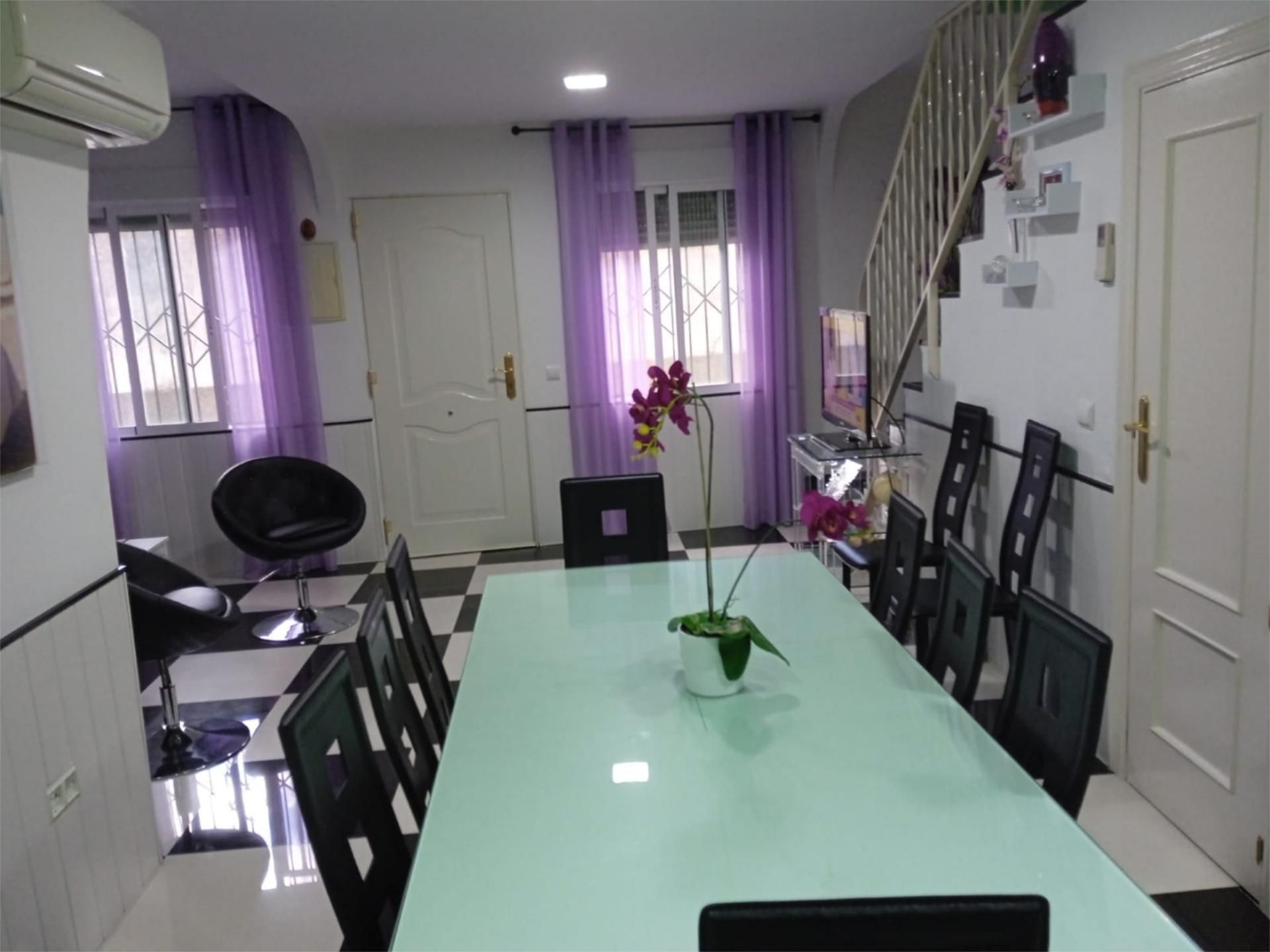 Menjador de Casa adosada en venda en Navalcán amb Aire condicionat, Moblat i Forn