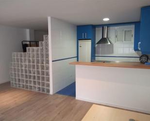 Cuina de Apartament de lloguer en  Madrid Capital amb Calefacció i Parquet