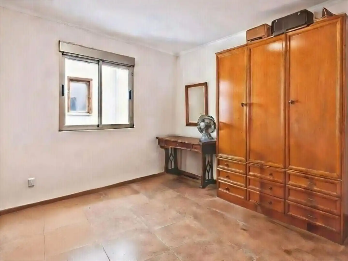 Einfamilien-Reihenhaus zum Verkauf in Carrer Roger de Lauria, 3, Plaza Donoso Cortés - Avenida Magdalena Schlafzimmer von Einfamilien-Reihenhaus zum Verkauf in Castellón de la Plana / Castelló de la Plana mit Klimaanlage, Heizung und Terrasse