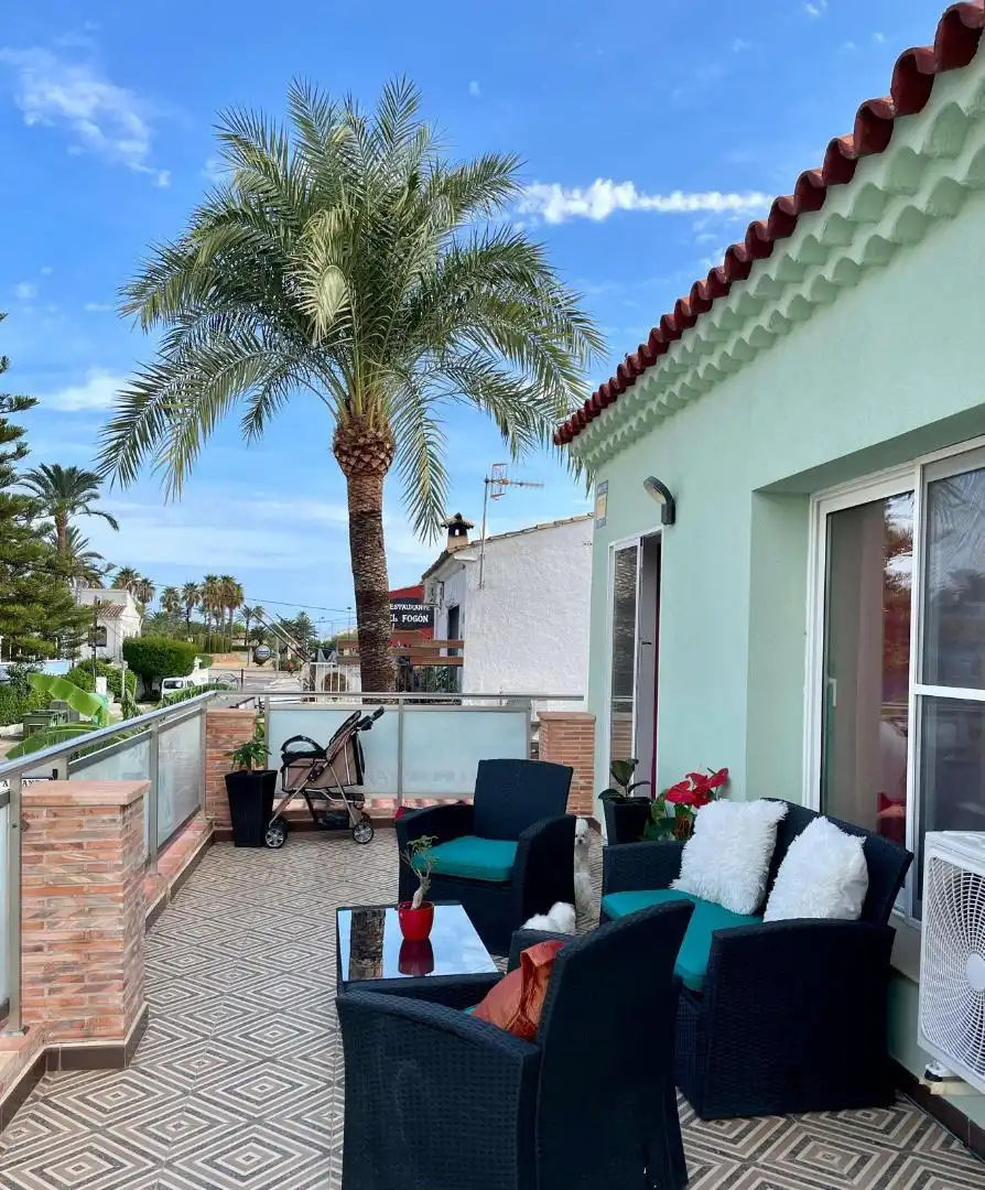 Local en venta en Carrer Rap, 4, Les Bassetes - El Marjal Terraza de Local en venta en Dénia con Aire acondicionado, Parquet y Amueblado