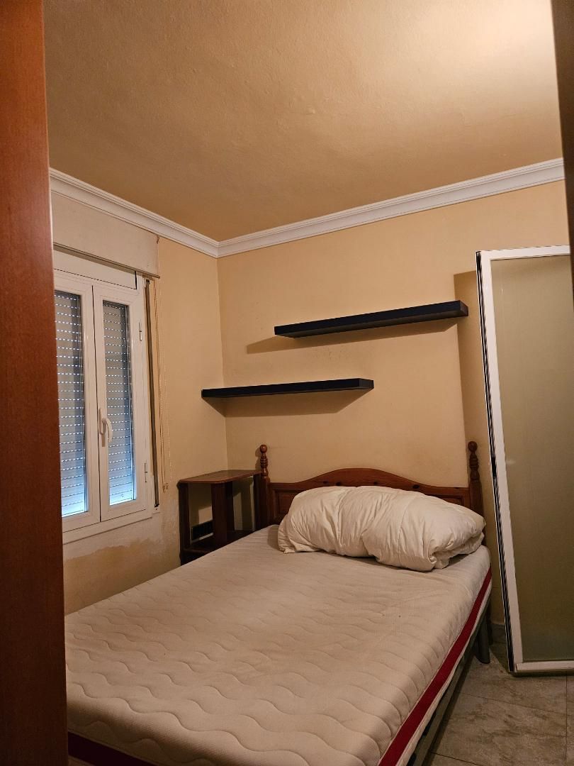 Bedroom of Flat to share in  Barcelona Capital  with Heating, Furnished and Oven