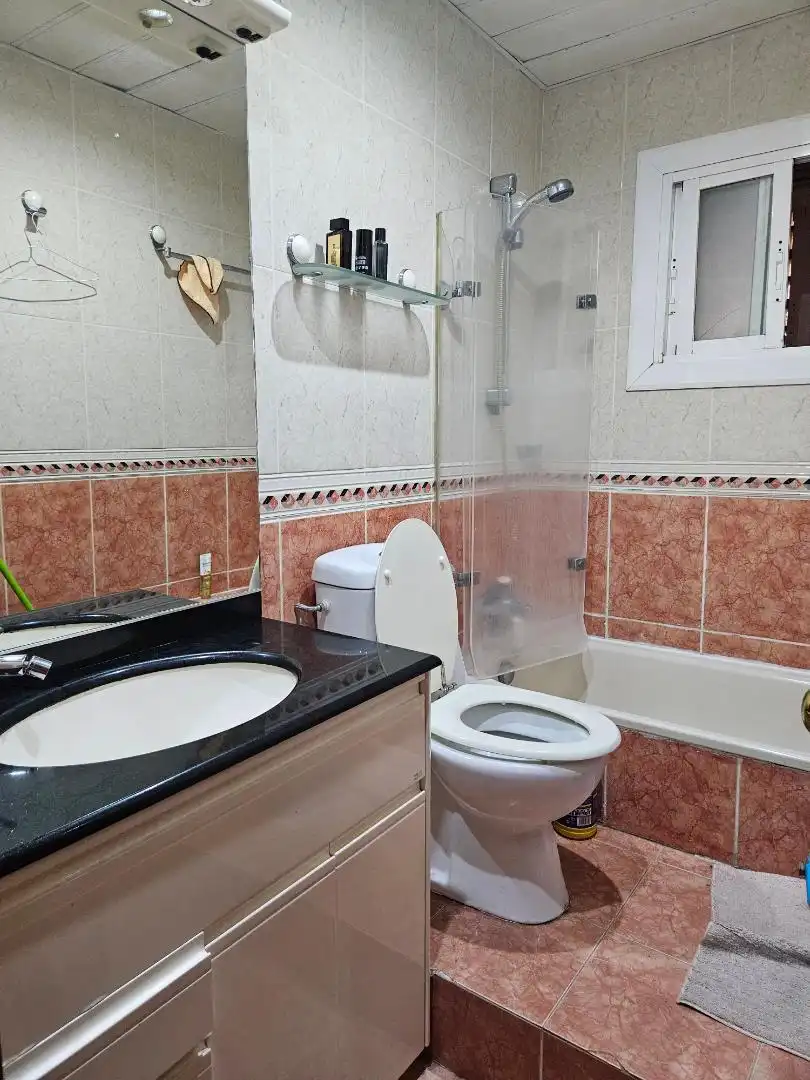 Baño de Piso para compartir en Barcelona con Calefacción, Amueblado y Horno
