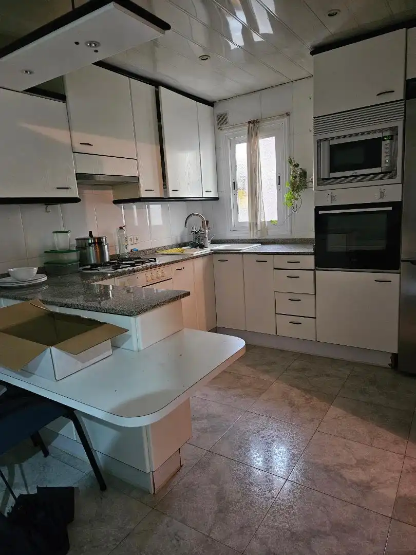 Cocina de Piso para compartir en Barcelona con Calefacción, Amueblado y Horno