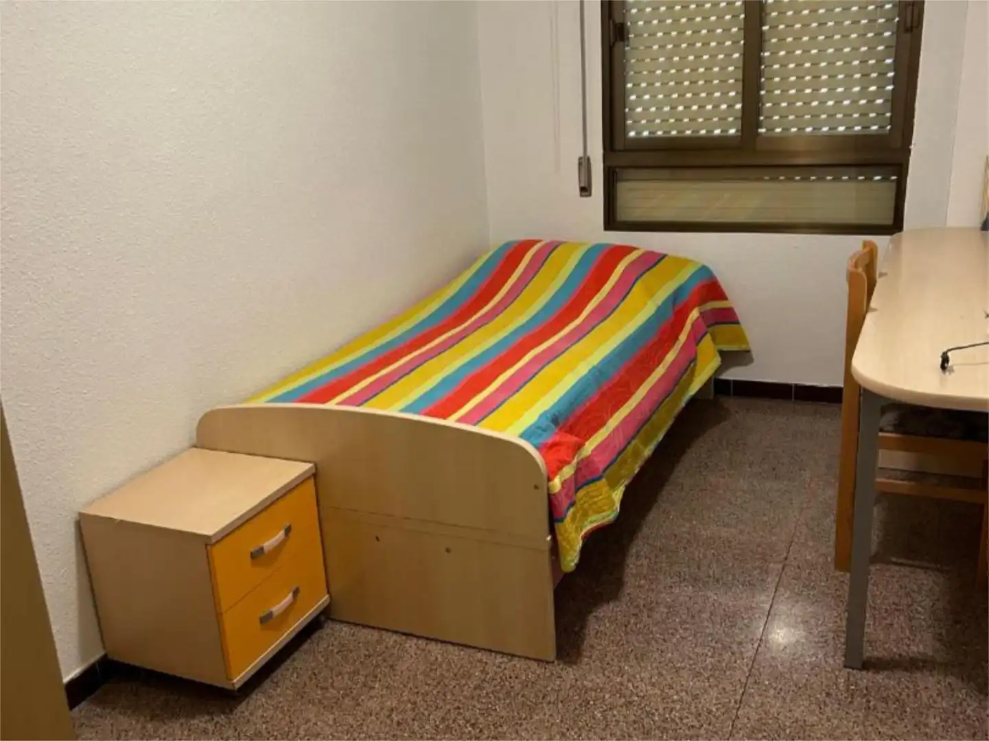 Bedroom of Flat for share in Onil