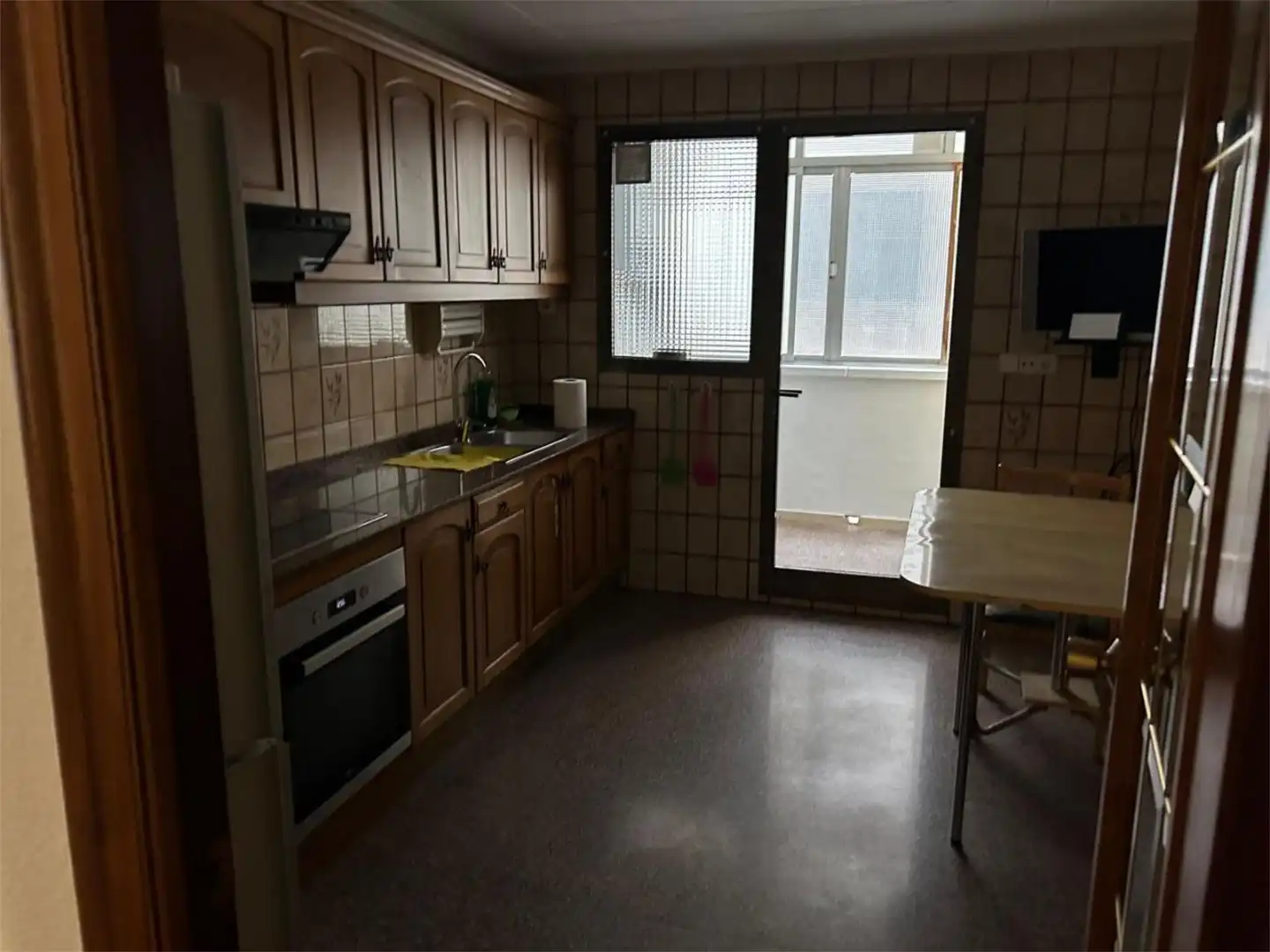 Kitchen of Flat for share in Onil