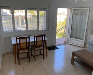 Dormitori de Apartament de lloguer en Becerril de la Sierra amb Calefacció, Moblat i Forn