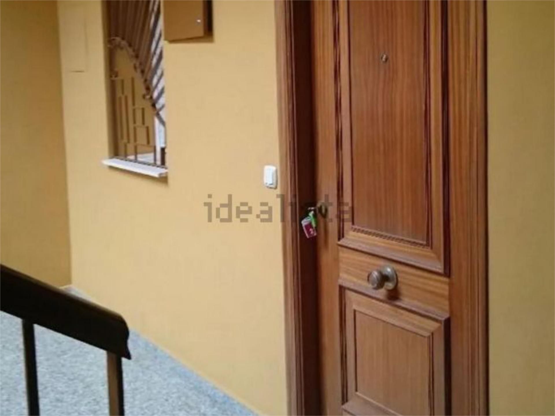 Piso en venta en  Melilla Capital con Parking comunitario