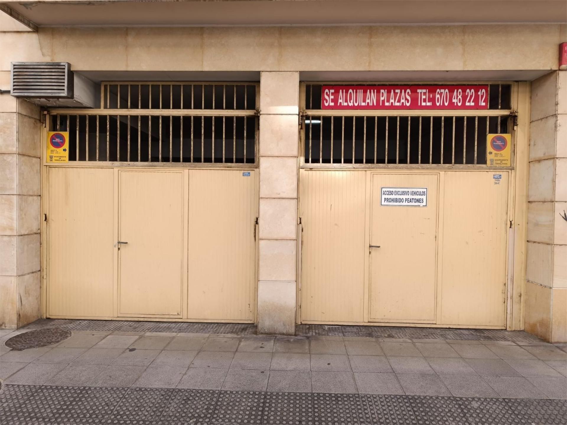 Exterior view of Garage to rent in Torrelavega 