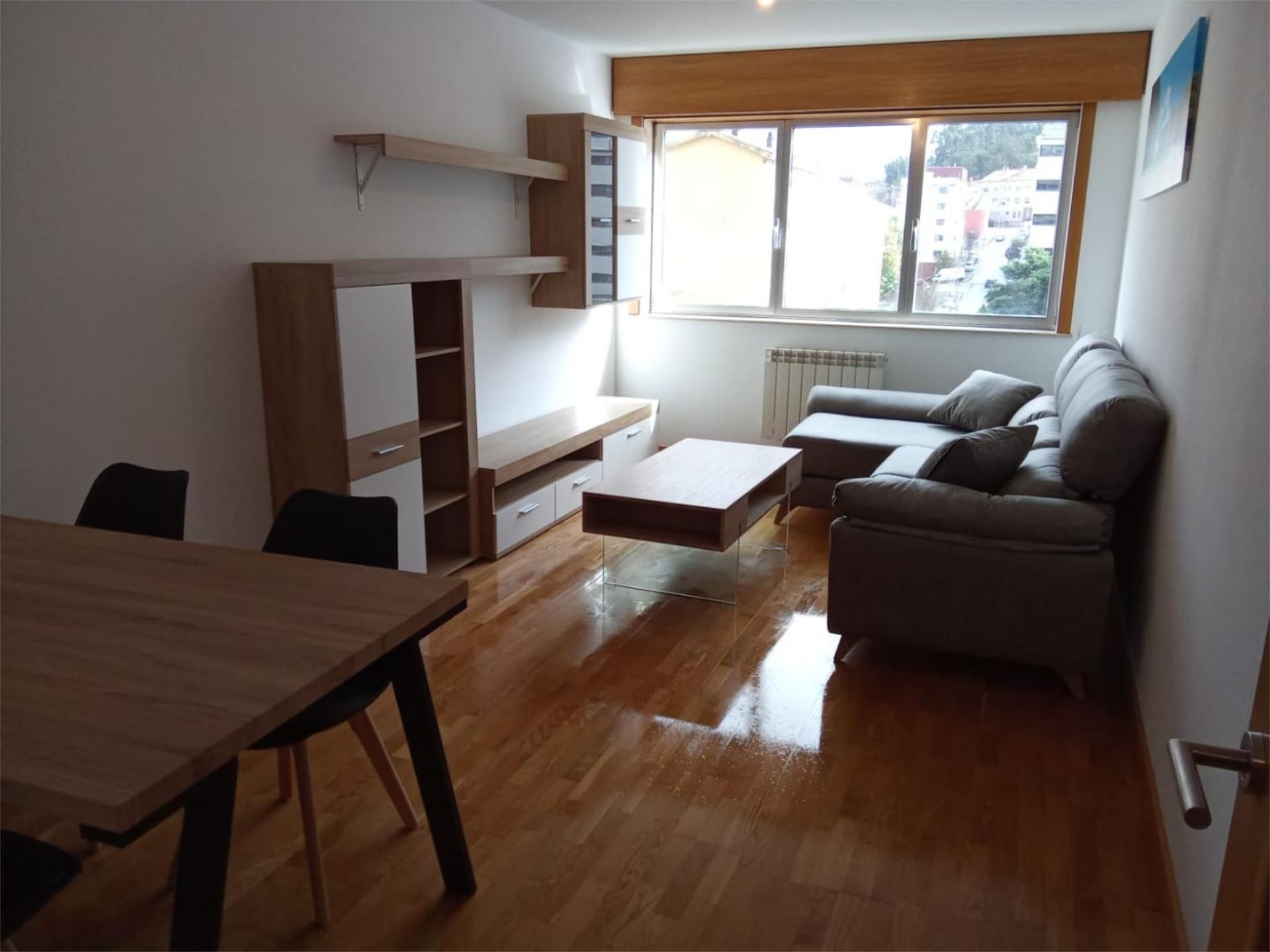 Living room of Flat to rent in Santiago de Compostela   with Heating, Parquet flooring and Storage room