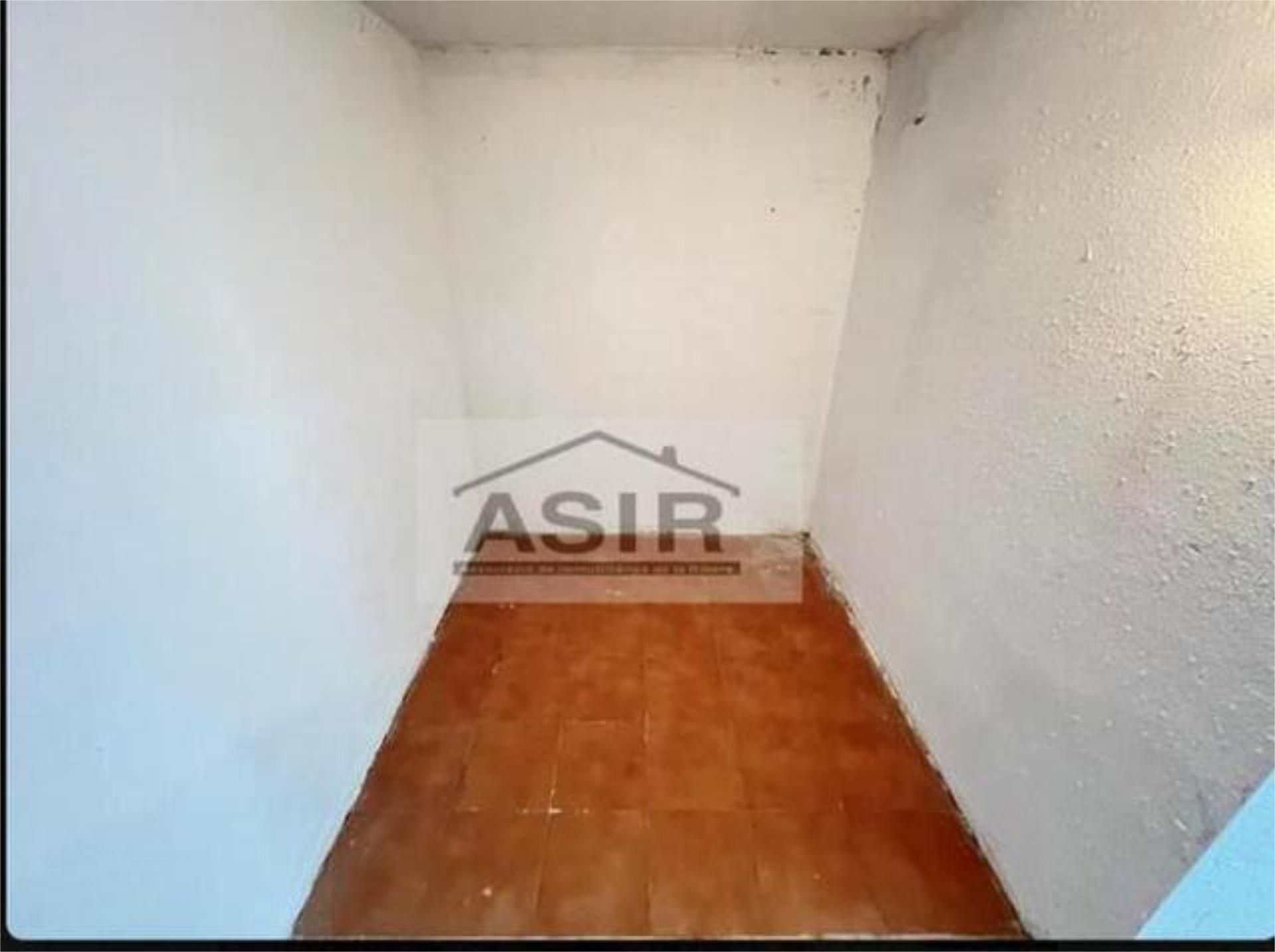 Box room to rent in Alzira