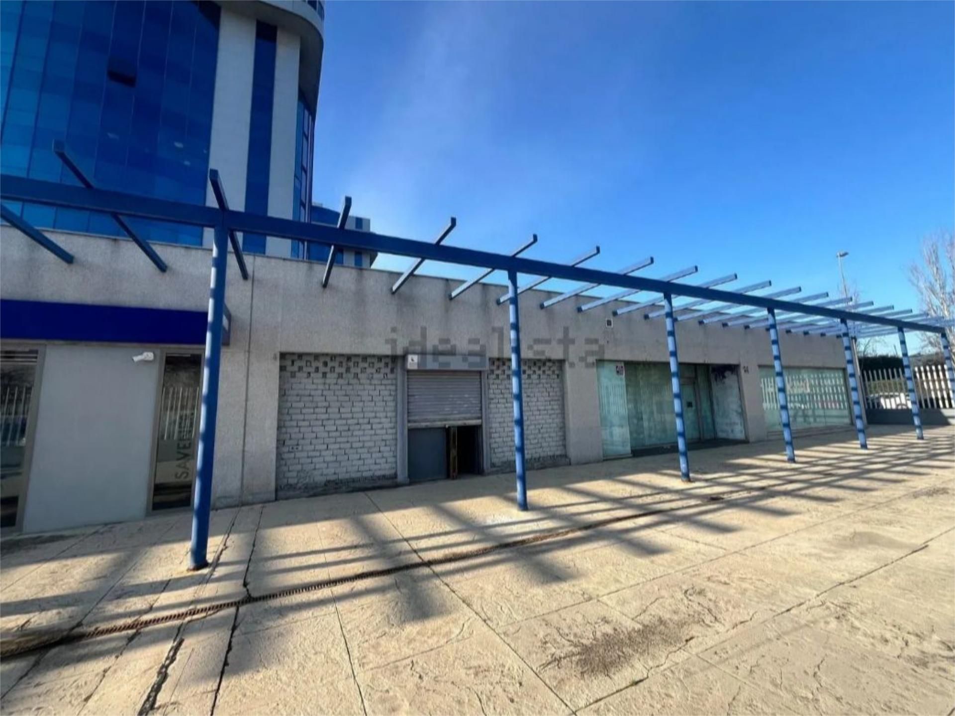 Premises for sale in  Sevilla Capital