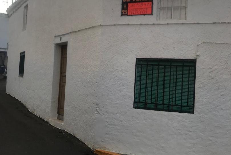 Foto 1 de Casa adosada en venda a Calle Moreno Nogales, 4, Navalvillar de Pela, Badajoz