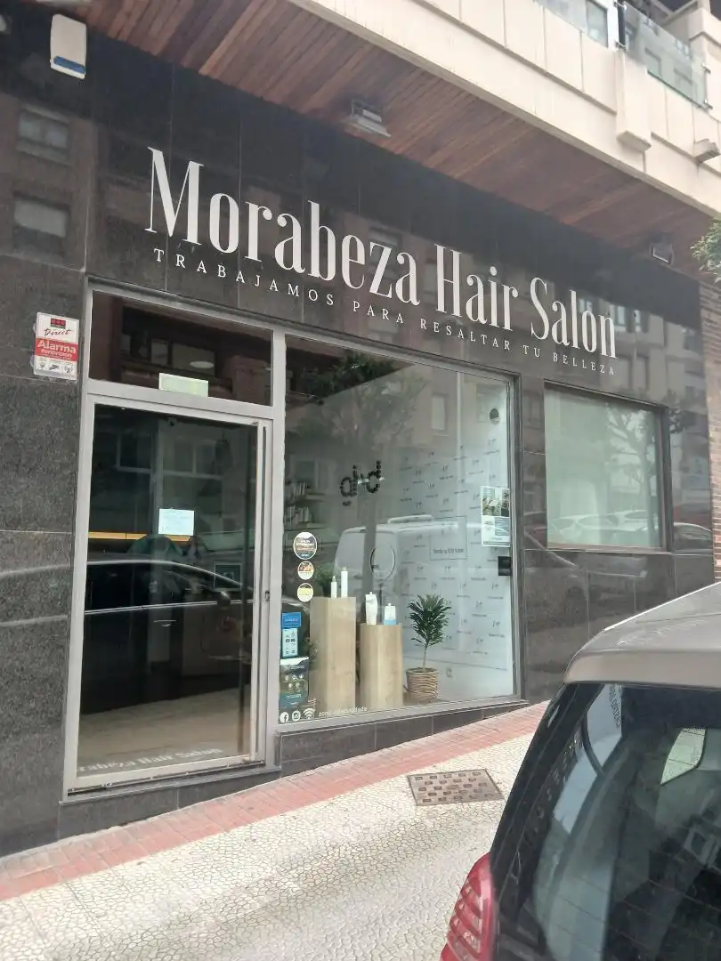 Vista exterior de Local en traspas en Castro-Urdiales amb Calefacció