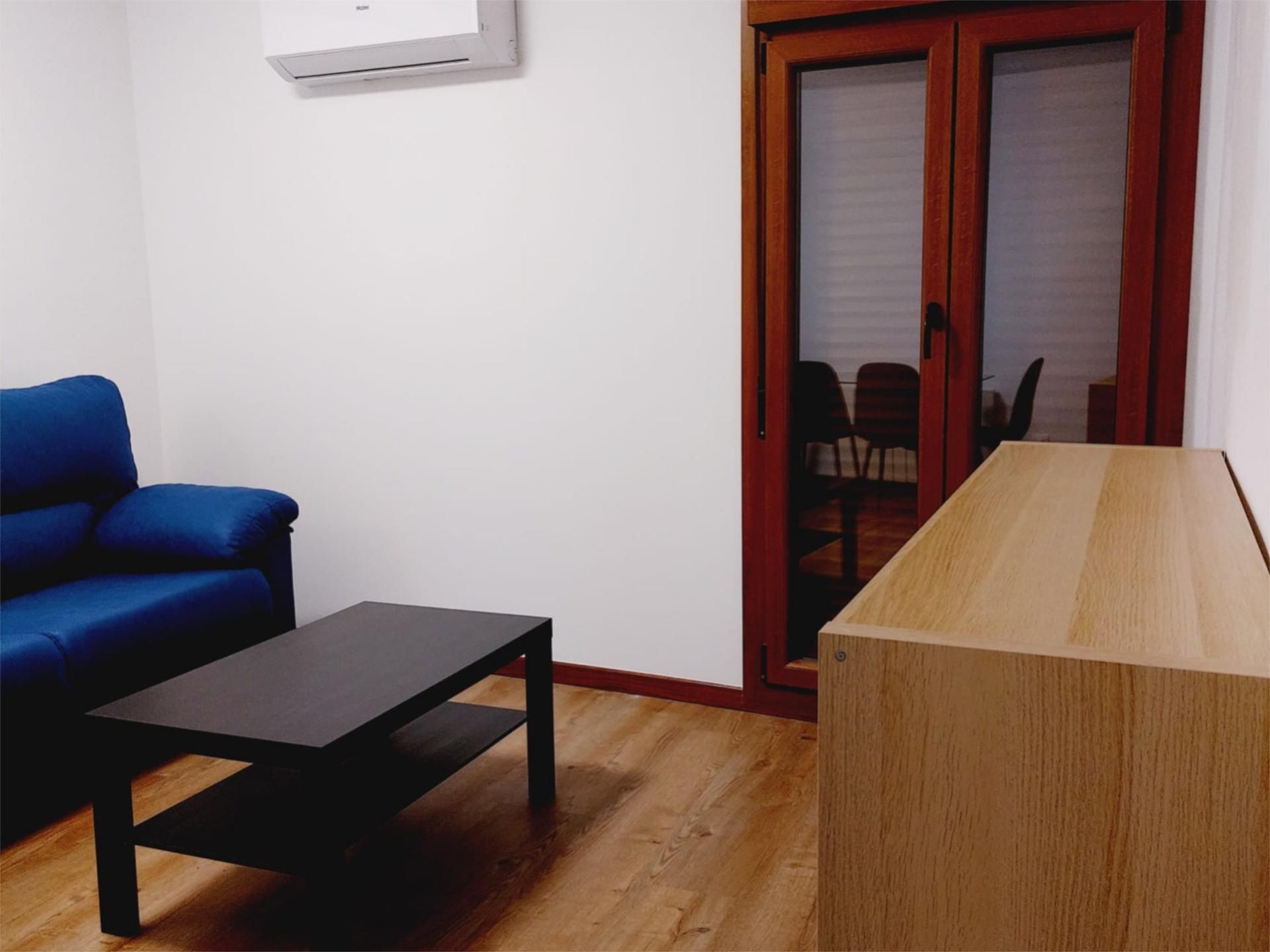 Living room of Flat to rent in Alcalá de Henares  with Air Conditioner, Heating and Parquet flooring