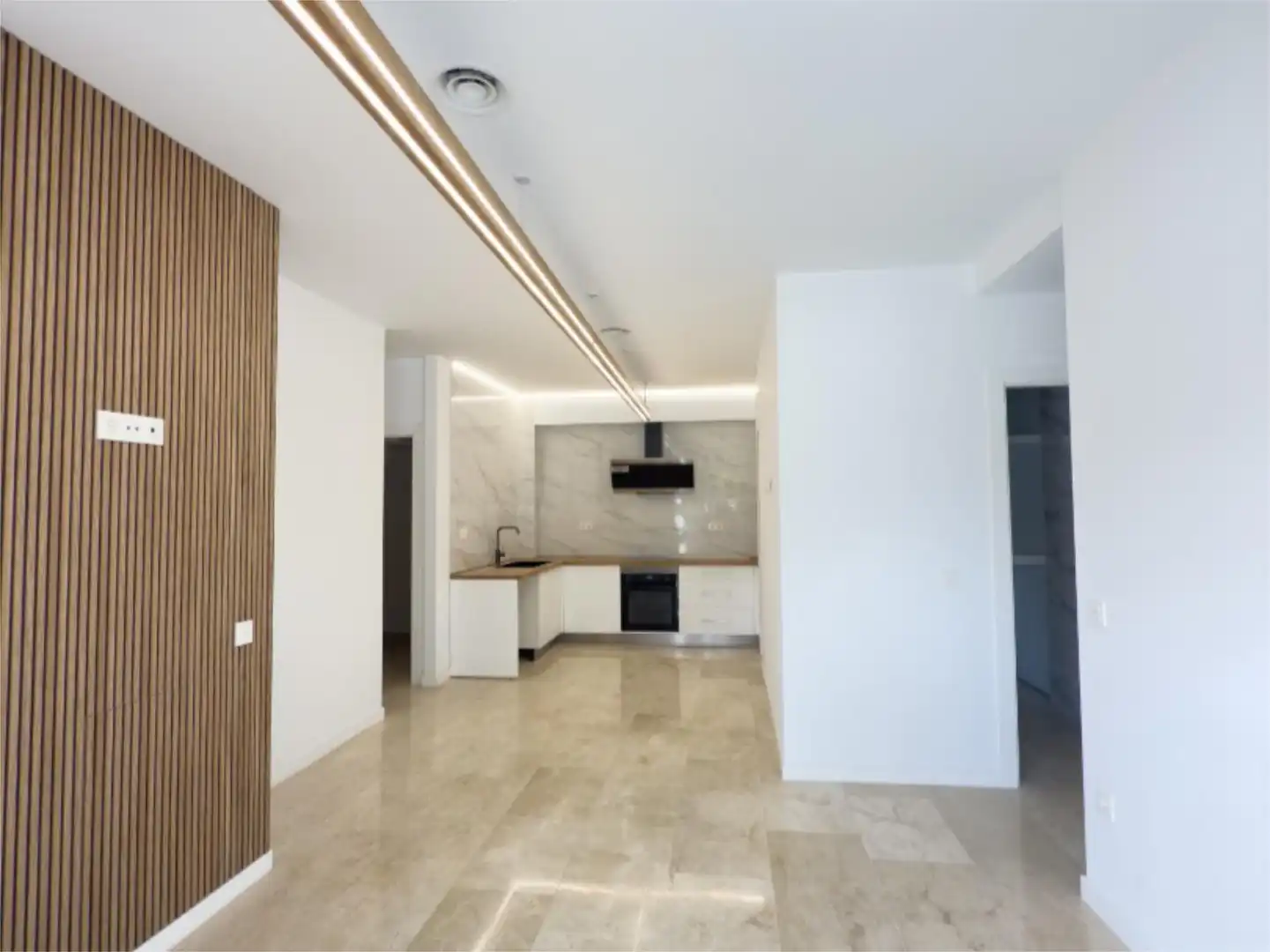 Flat for sale in Avenida Ronda del Tamarguillo, 90, Barrio del Nervión Kitchen of Flat for sale in Sevilla Capital with Air Conditioner and Terrace