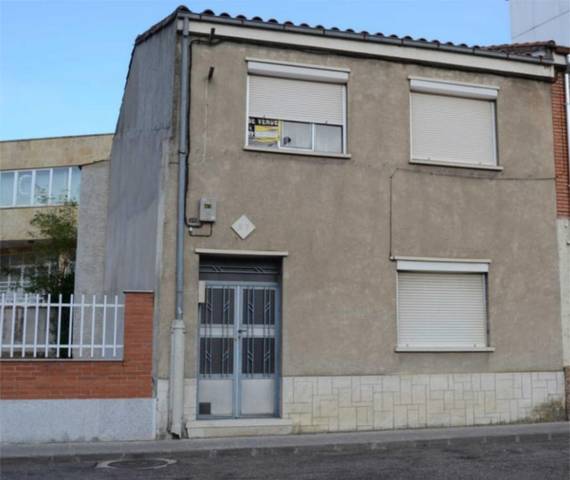 Piso en Venta en Calle San Roque, 55 en Vitigudino