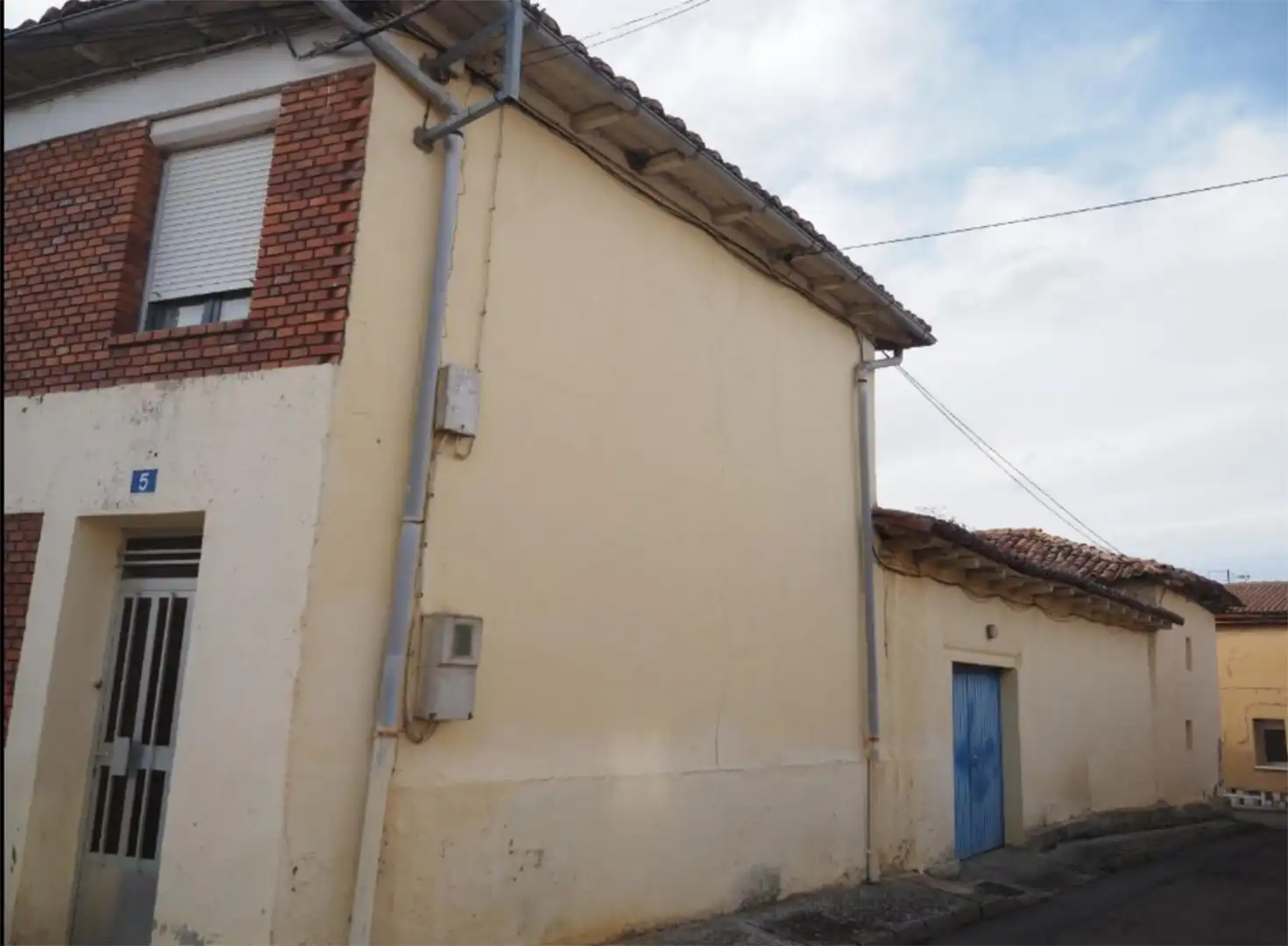 Vista exterior de Casa adosada en venta en Valdefresno