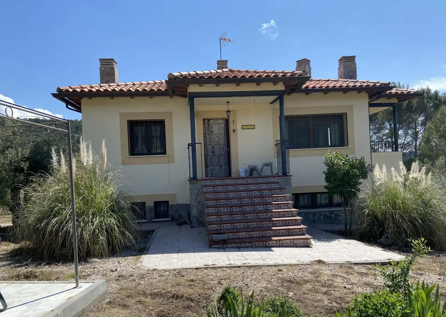 Houses for sale in N-320a, 233, Auñón Exterior view of Houses for sale in Auñón with Terrace and Swimming Pool