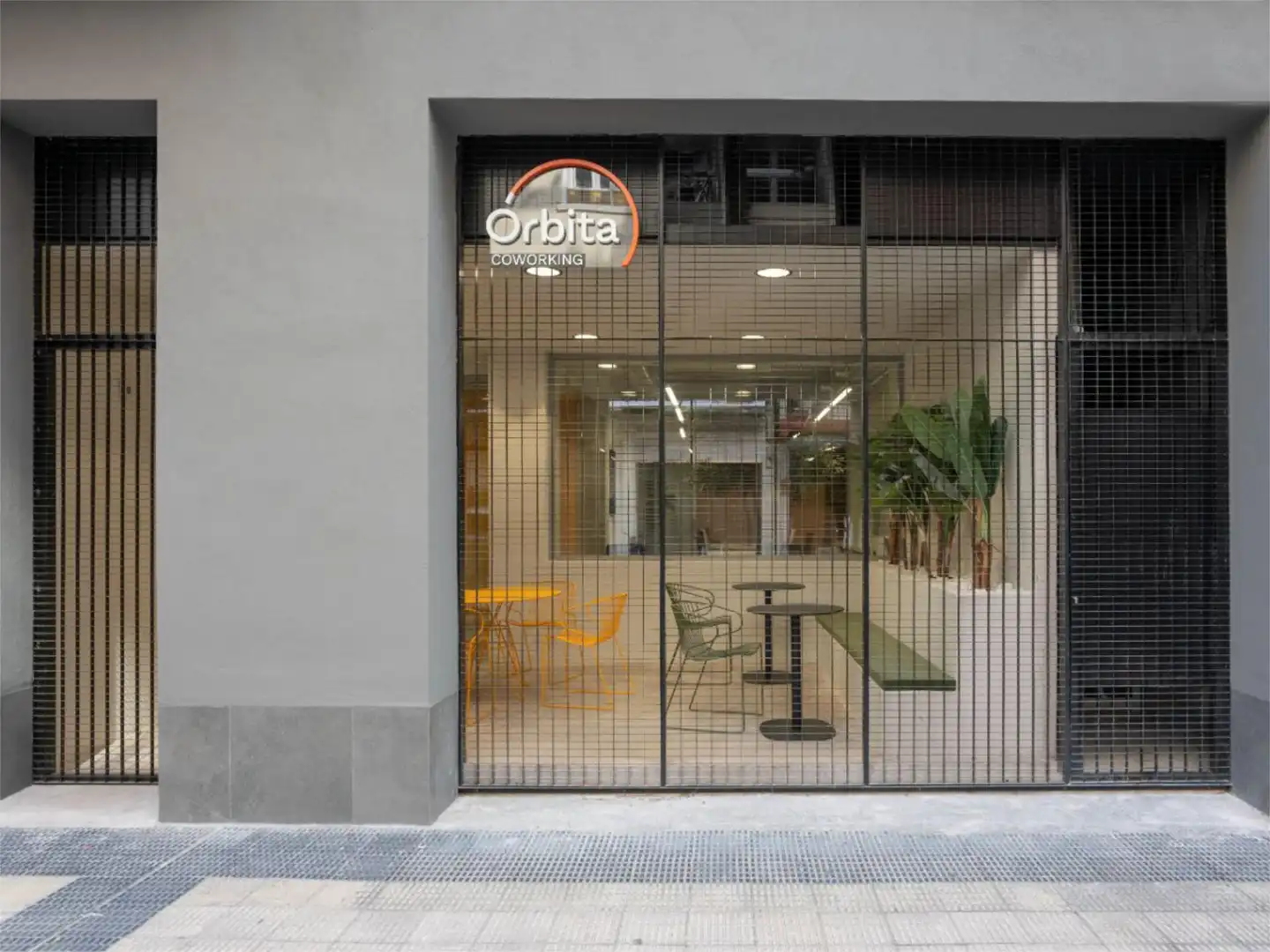 Vista exterior de Oficina de alquiler en  Zaragoza Capital