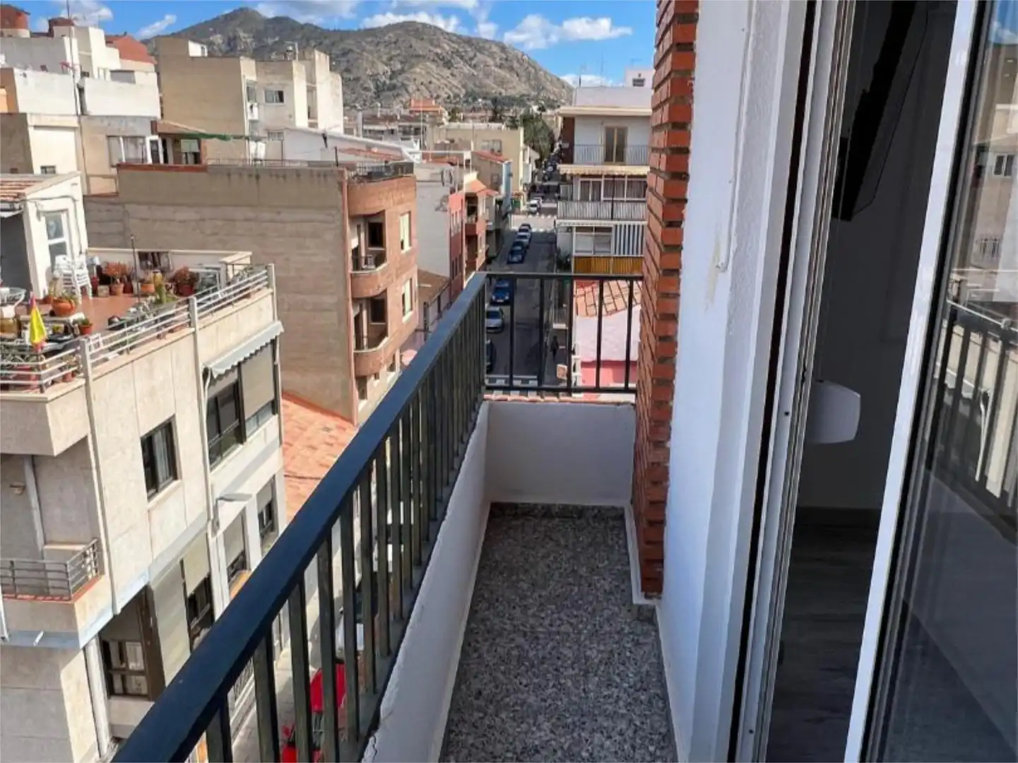 Room in Calle Navarra, 30, Plaza Castelar - Mercado Central Exterior view of Flat for share in Elda with Air Conditioner, Parquet flooring and Terrace