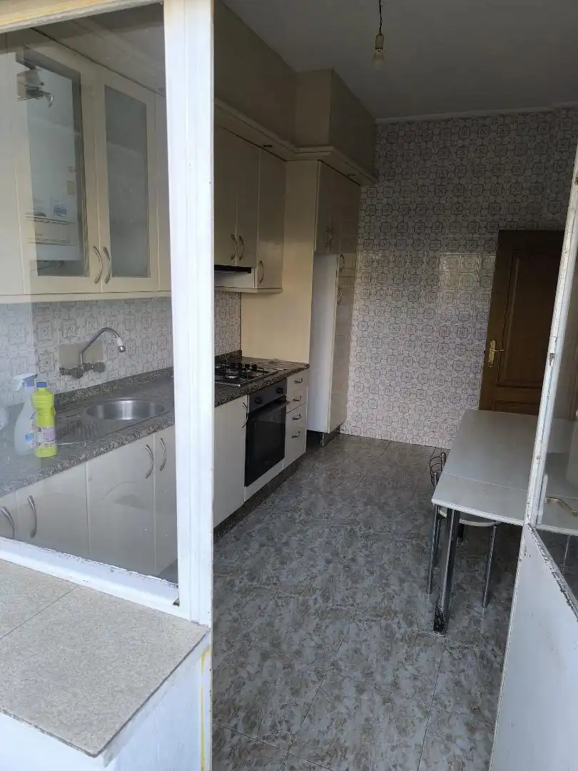 Piso en venta en Rúa Río Limia, 20, Ventiun Cocina de Piso en venta en Ourense Capital con Calefacción, Trastero y Balcón