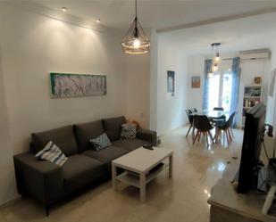 Living room of Flat for sale in  Granada Capital  with Air Conditioner and Balcony