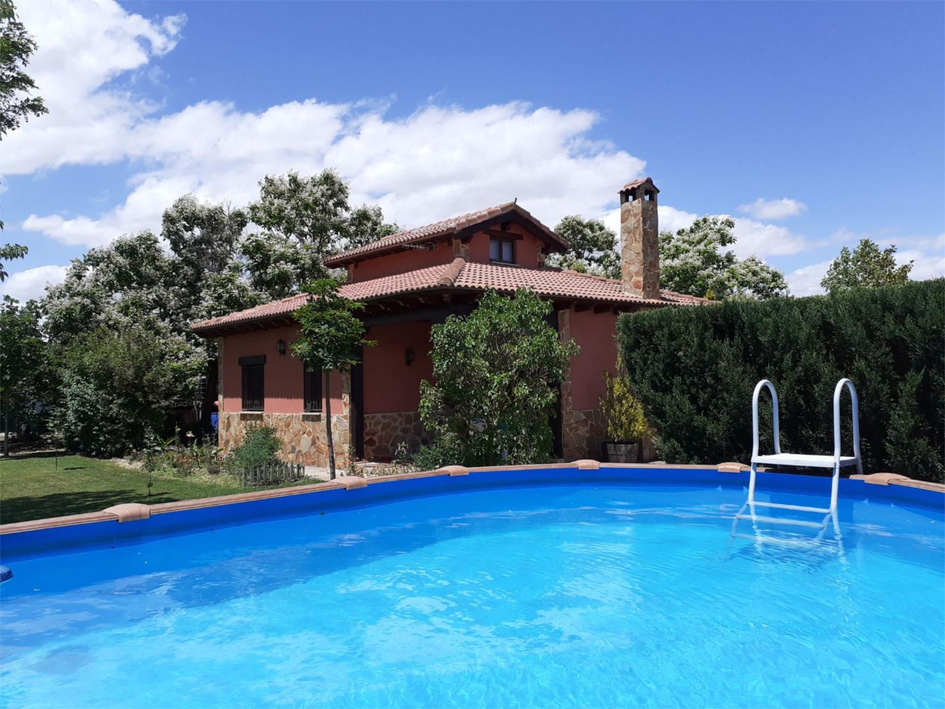 Piscina de Pis en venda en Aranda de Duero amb Jardí privat, Terrassa i Traster