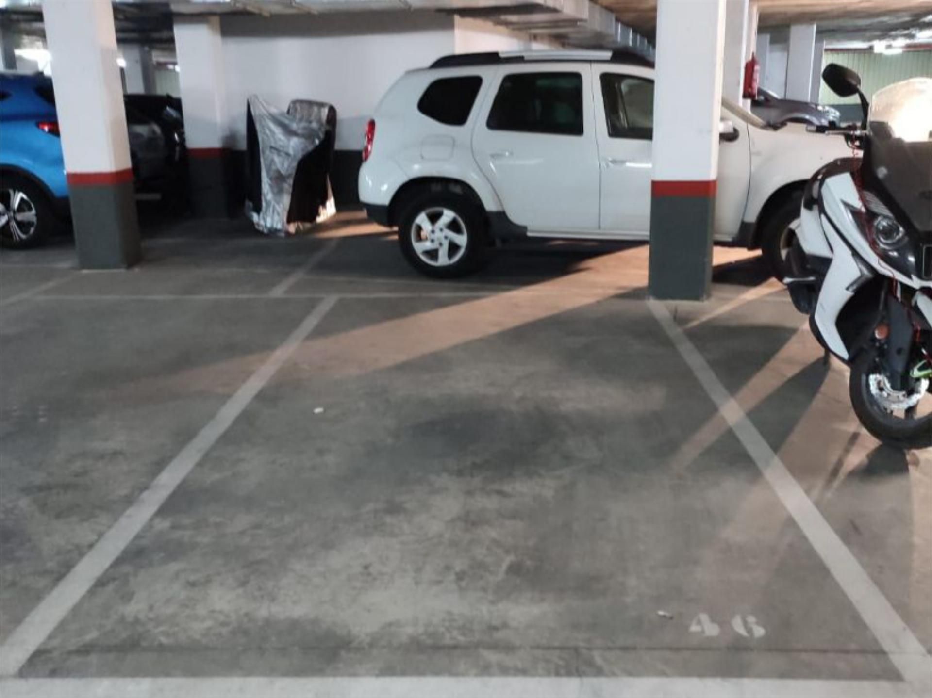 Aparcament de Garatge en venda en  Sevilla Capital