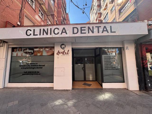 Local comercial en Venta en Calle Fontiveros, 44 en Barrio de Zaidín