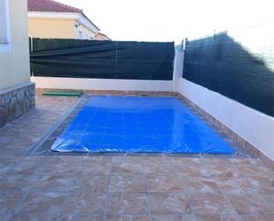 Piscina de Casa o xalet en venda en San Pedro del Arroyo amb Calefacció, Jardí privat i Parquet