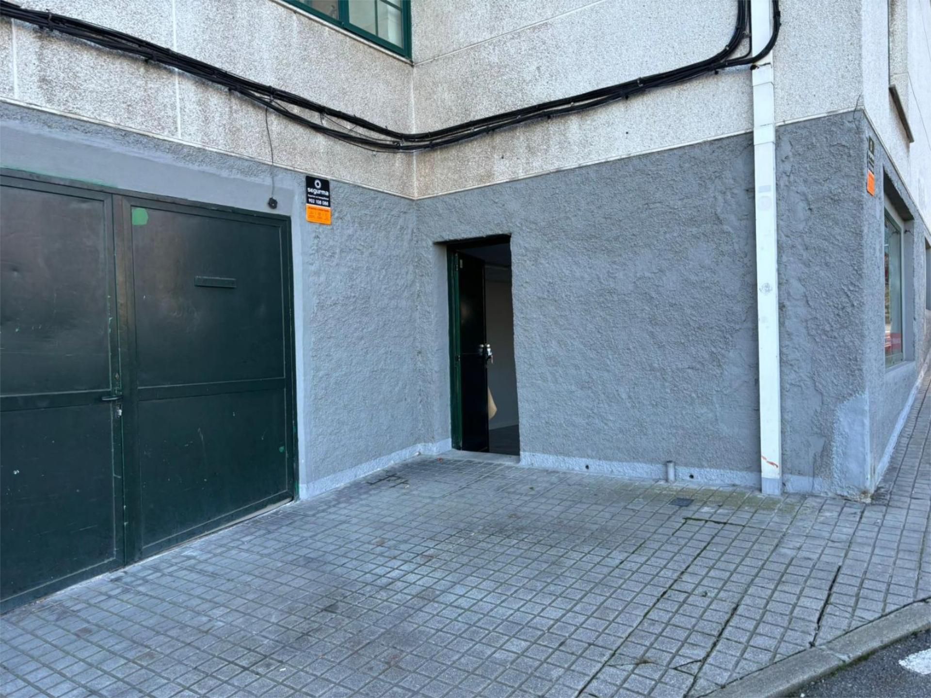 Aparcament de Local de lloguer en A Coruña Capital  amb Moblat
