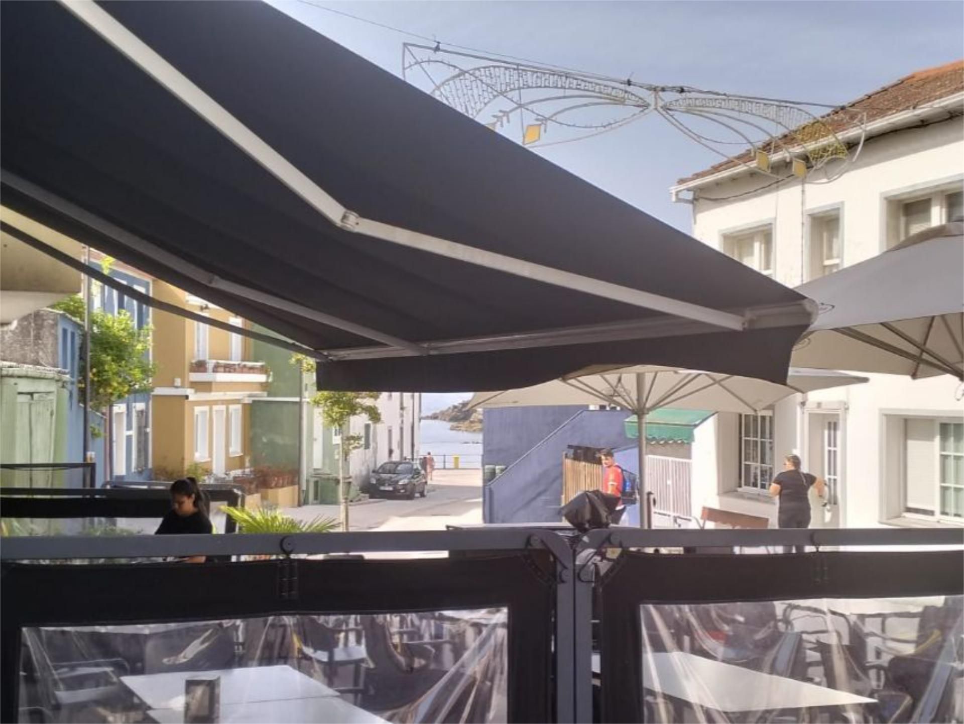 Terrassa de Local en venda en Oleiros
