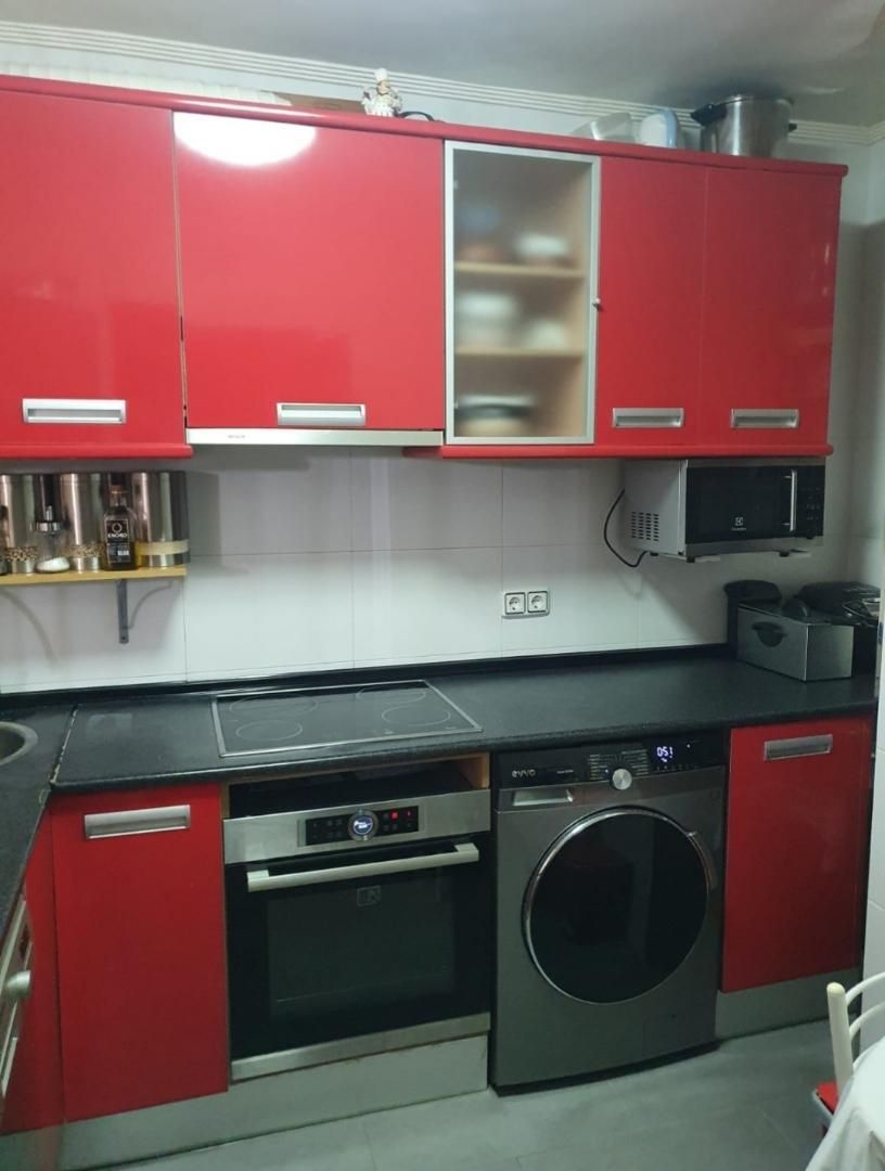 Kitchen of Flat to share in Burgos Capital  with Air Conditioner, Heating and Parquet flooring