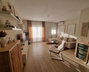 Living room of Flat for sale in Valls  with Air Conditioner, Terrace and Balcony