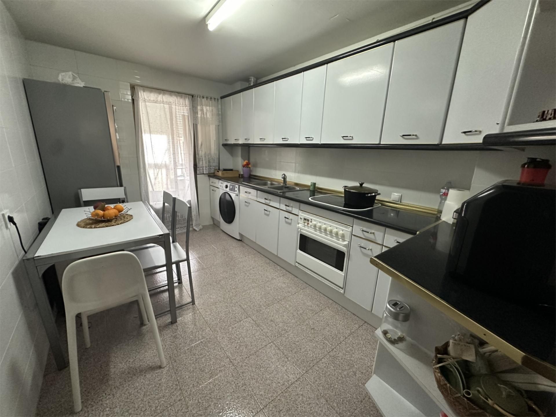 Flat to share in Calle Fernando Cadalso, 8, Puerta de Murcia - Colegios