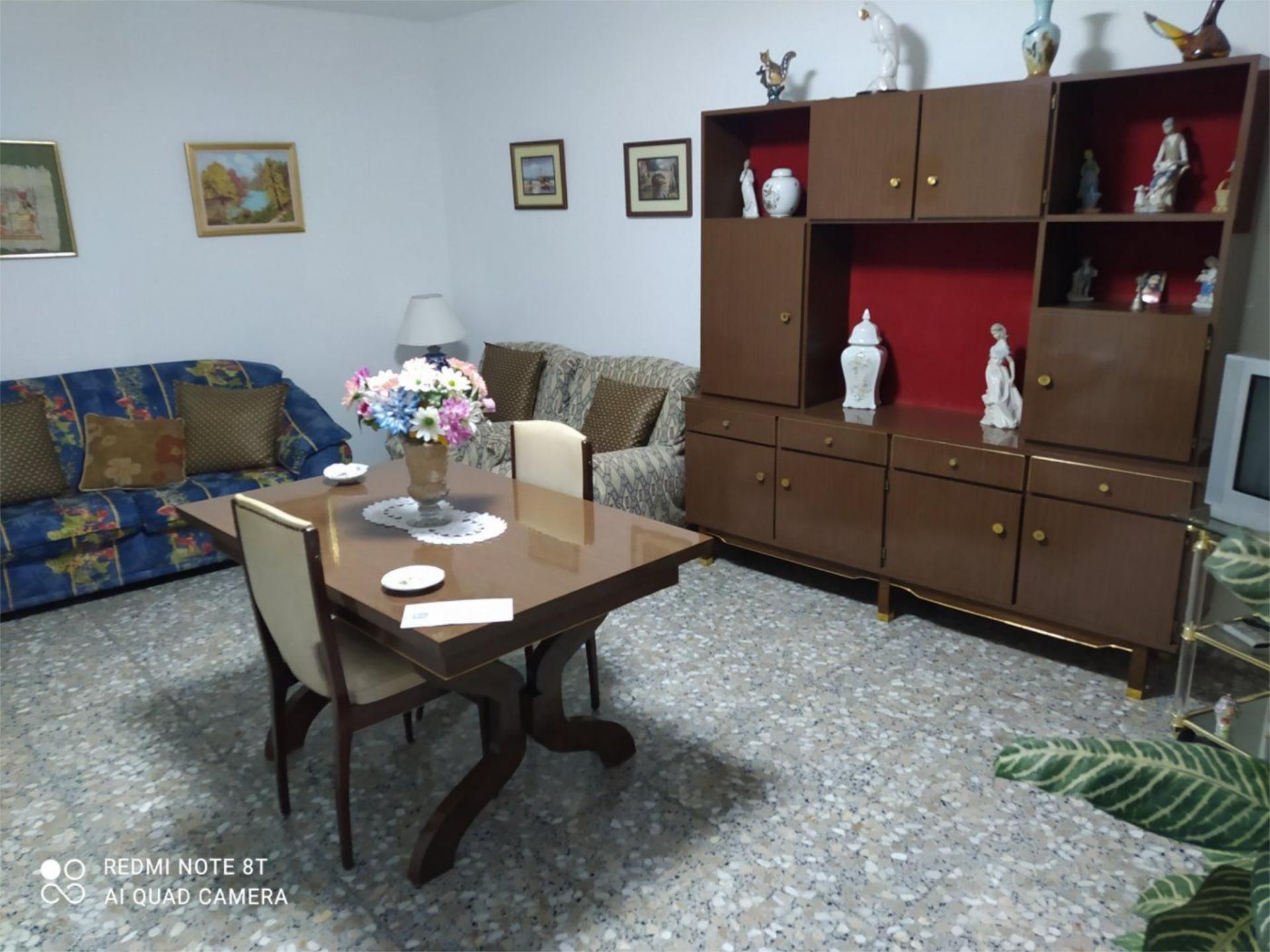 Living room of Flat for sale in Monreal del Campo  with Terrace, Storage room and Furnished