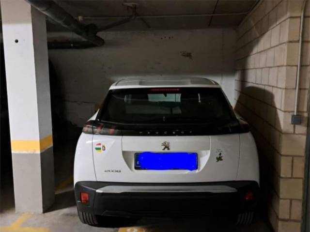 Garaje en Alquiler en Calle los Parrales, 3 en Alberite