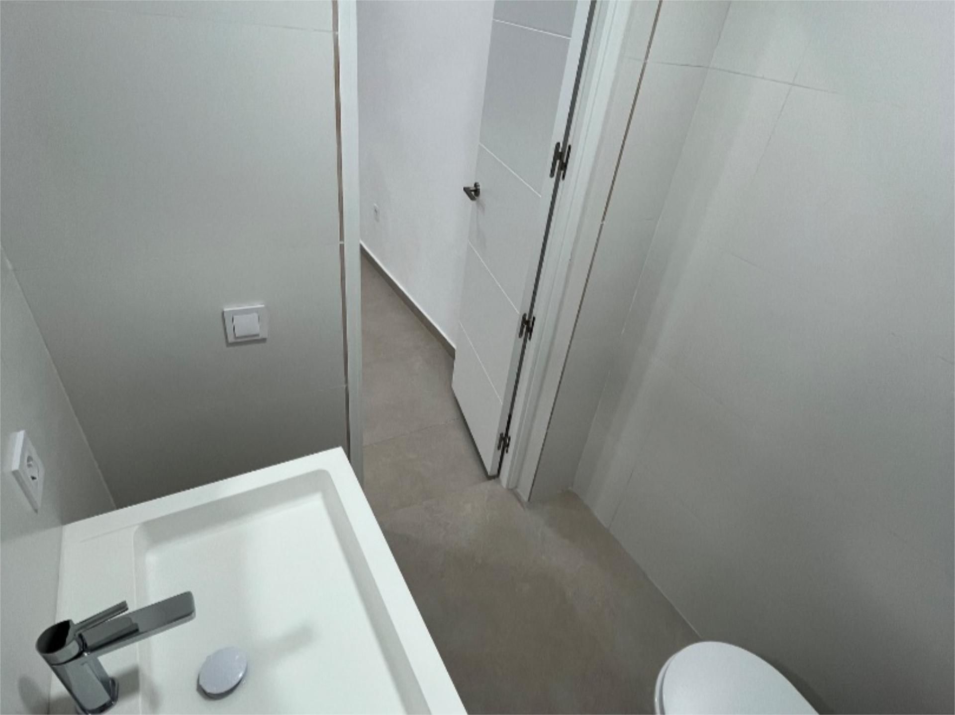 Premises for sale in  Valencia Capital